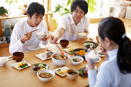 本物の歯のような感覚で、安心してお食事を